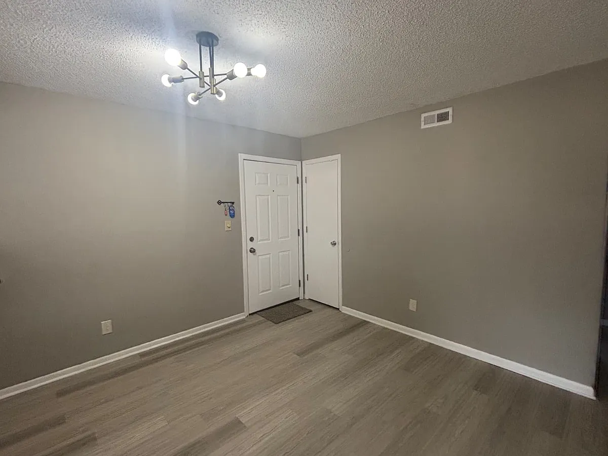 Building Photo - 1319 Westbrooke St #1319