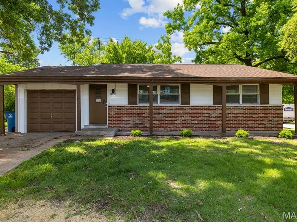 11118 Alan Shepard Dr, Maryland Heights, MO 63043