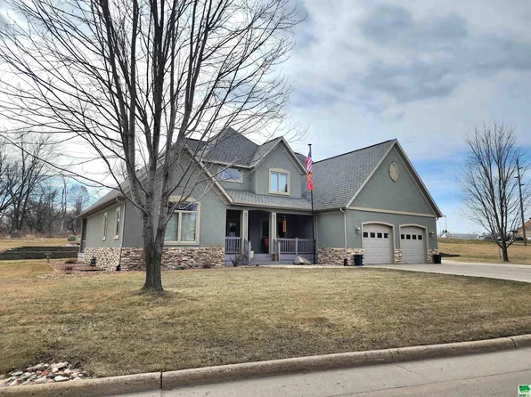 203 Buncombe Dr, Rock Rapids, IA 51246