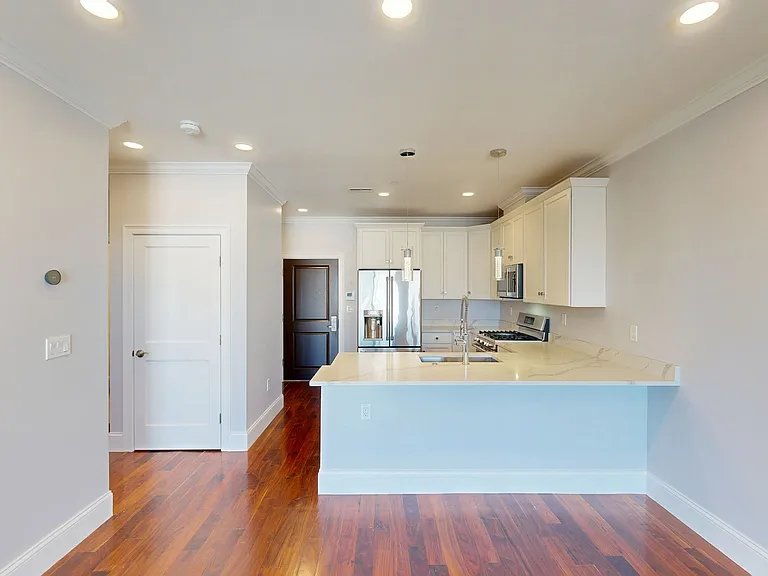 87 Medford St #215 — Photo 6