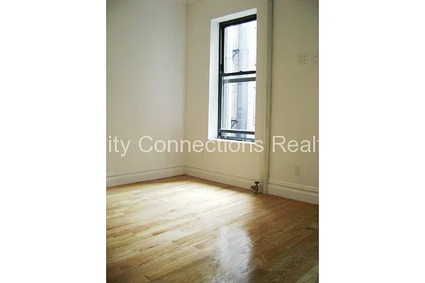 Rented by City Connections Realty | media 29