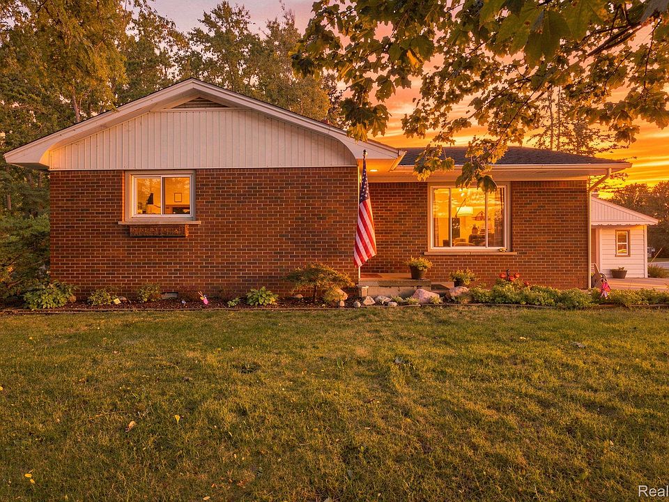70484 N Main St, photo 23