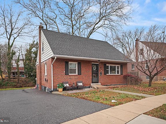 4th image of 16 Lynwood Cir