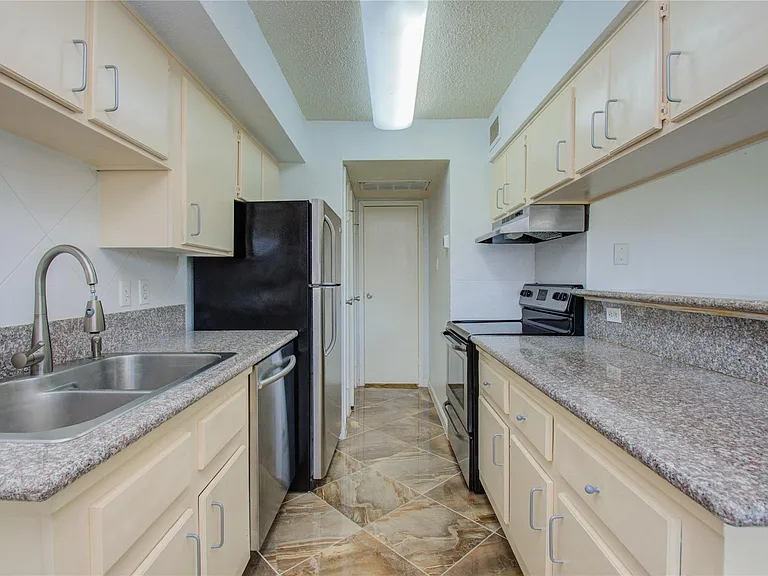 2750 Holly Hall St #1315 — Photo 20