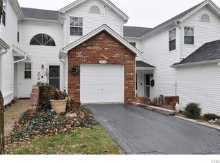 11946 Autumn Lakes Dr, Maryland Heights, MO 63043