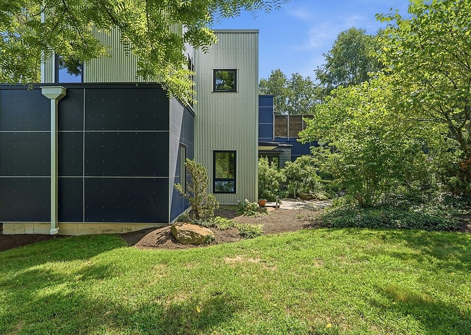 1st image of 108 Grove #B
