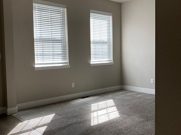 Den/Flex Room