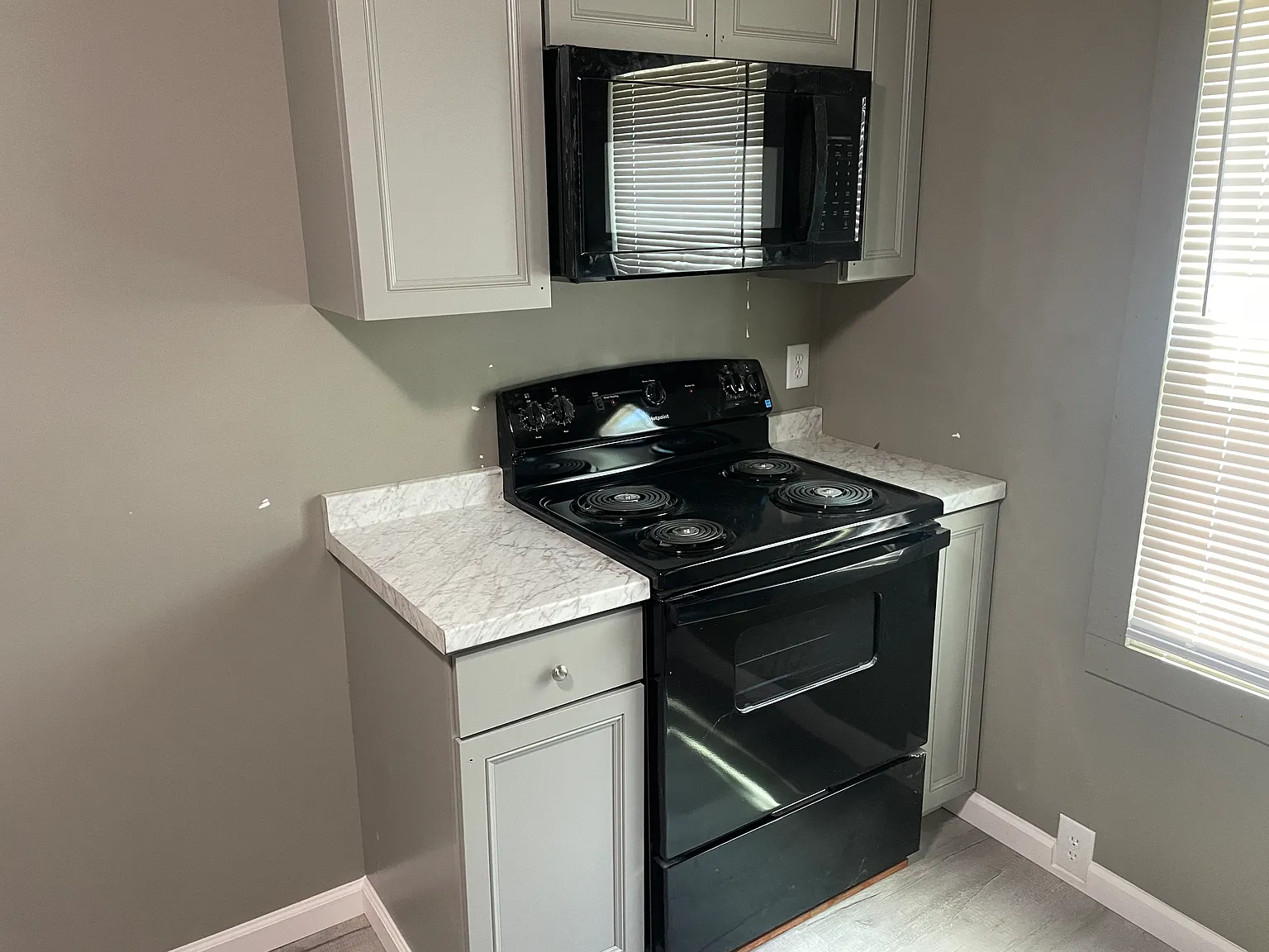 2 bed, 900 sqft, $1,100 — Photo 4