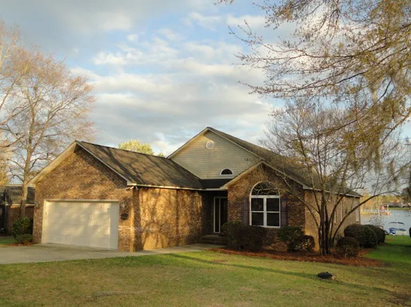 257 Ridge Lake Dr, Manning, SC 29102