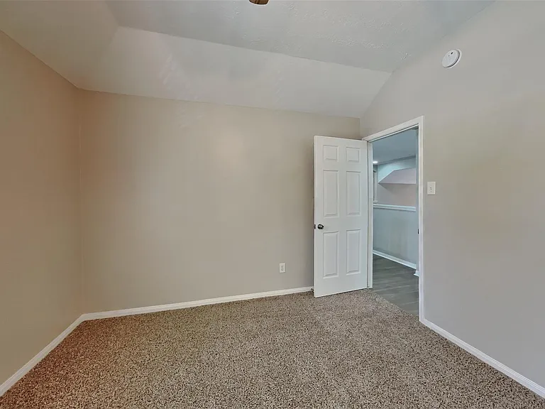 10406 Comanche Springs Ct — Photo 13