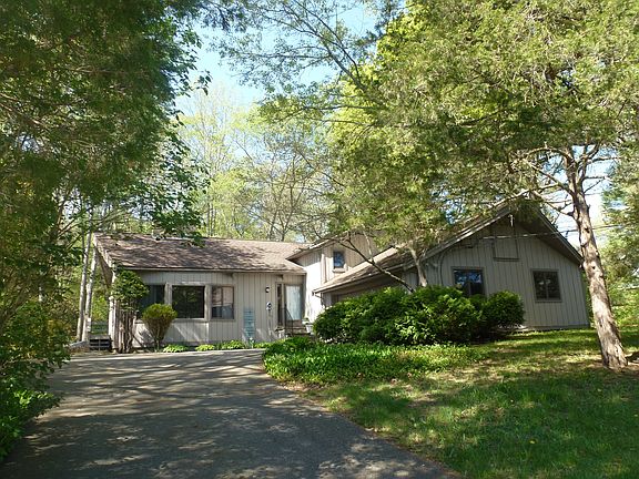 4th image of 9 Heritage Hill Dr