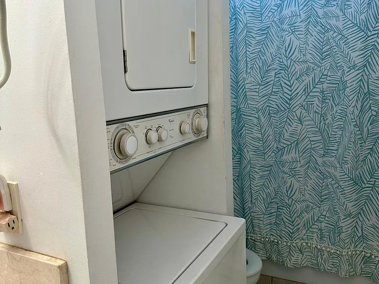 1215 Alexander St #1202 — Photo 17