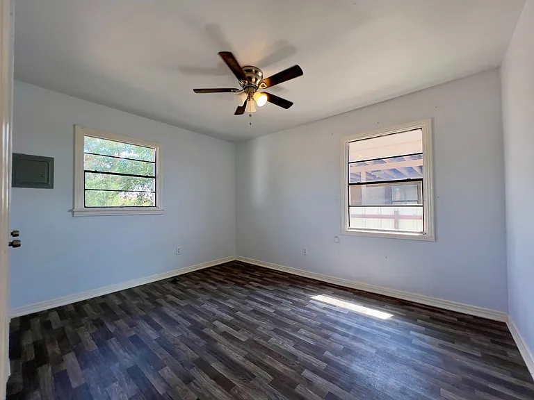 1717 Grant St — Photo 12