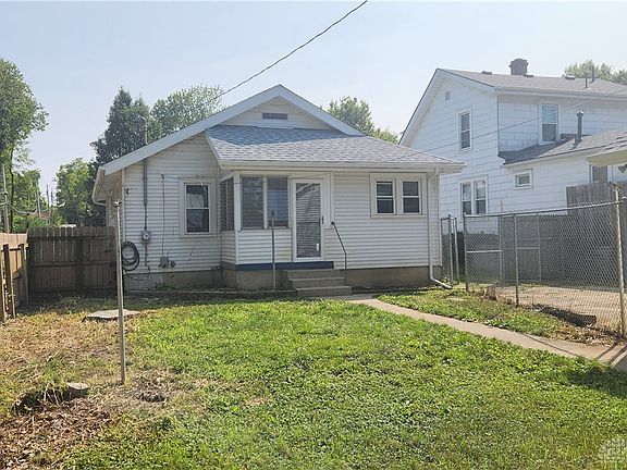 4th image of 3145 Elliot Ave