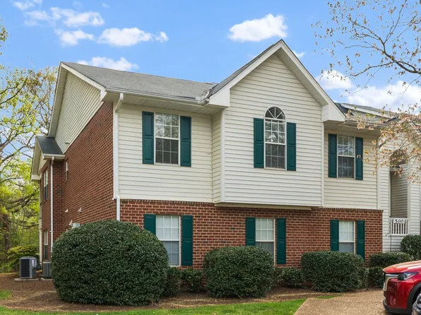 521 Renshaw Ct, Cary, NC 27518