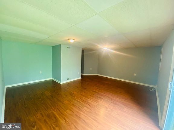 3rd image of 2932 Cambridge Dr