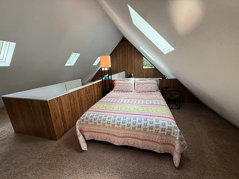 200 Pine Dr — Photo 16