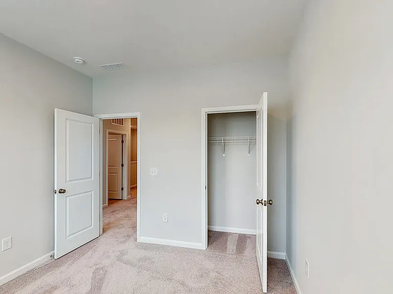 2721 Hunter Woods Dr — Photo 12