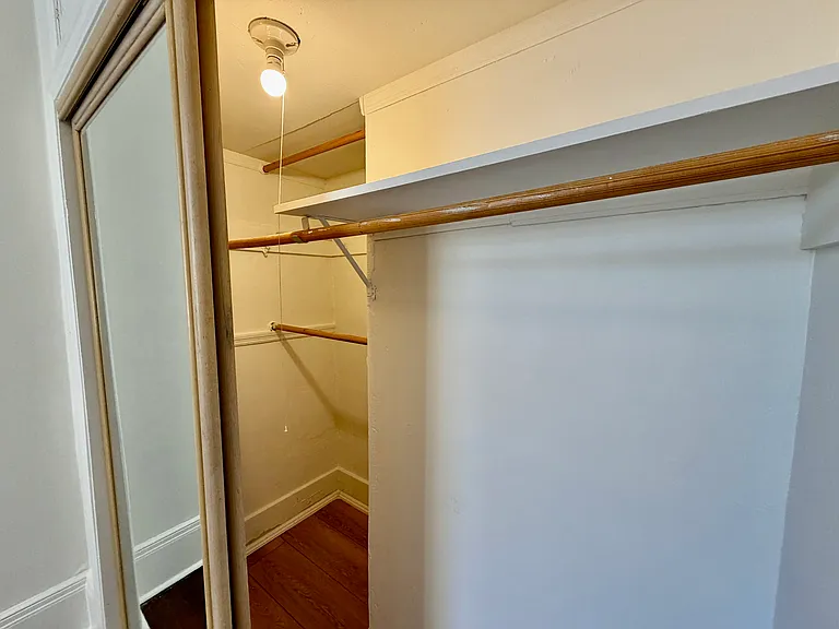 1899 California St #10 — Photo 6