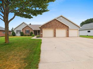 2767 Englewood Rd, Green Bay, WI 54311