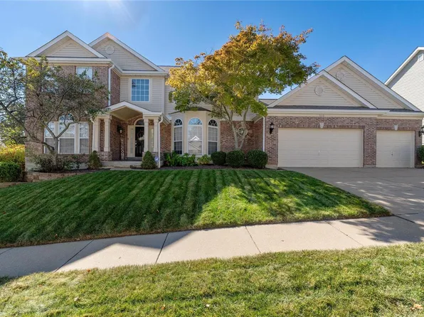 540 Crown Pointe Estates Ct, Ballwin, MO 63021