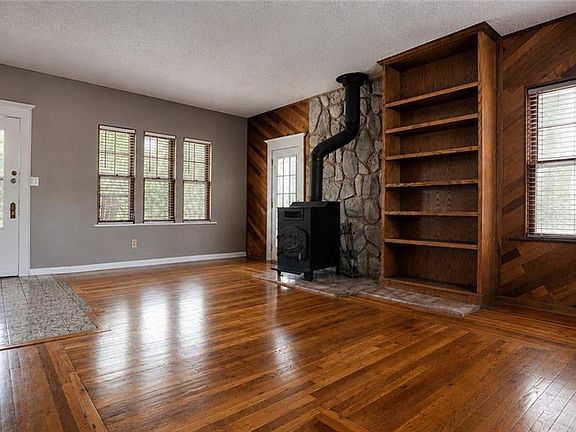 4th image of 2209 NE 39th Ter
