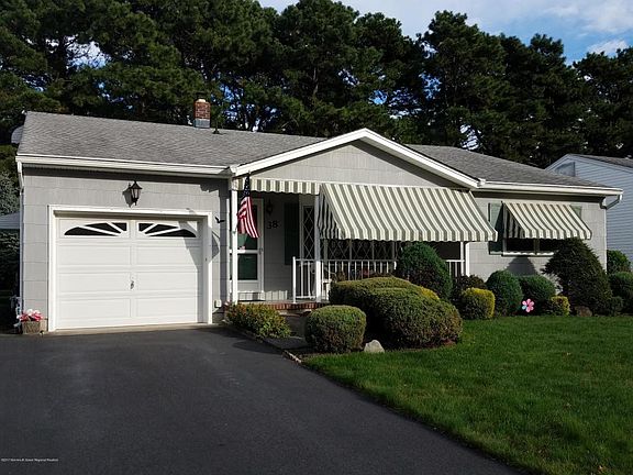 2nd image of 38 Zeeland Dr