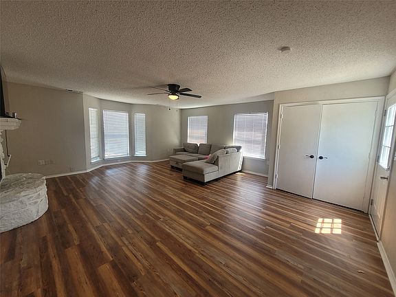 5th image of 1921 Pelican Dr N