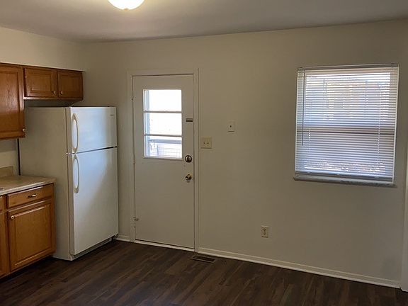 3rd image of 3214 Illinois Ave