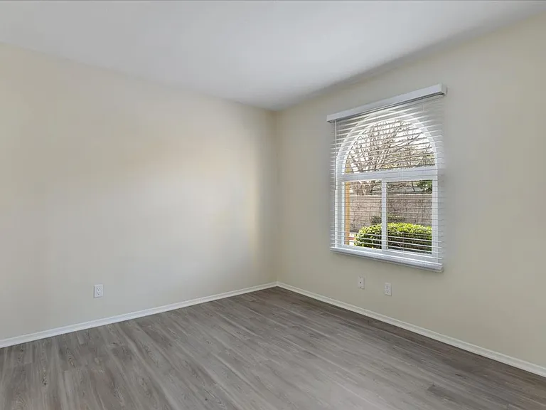 Concord Villas Patio Homes - Riverside, CA — Photo 38
