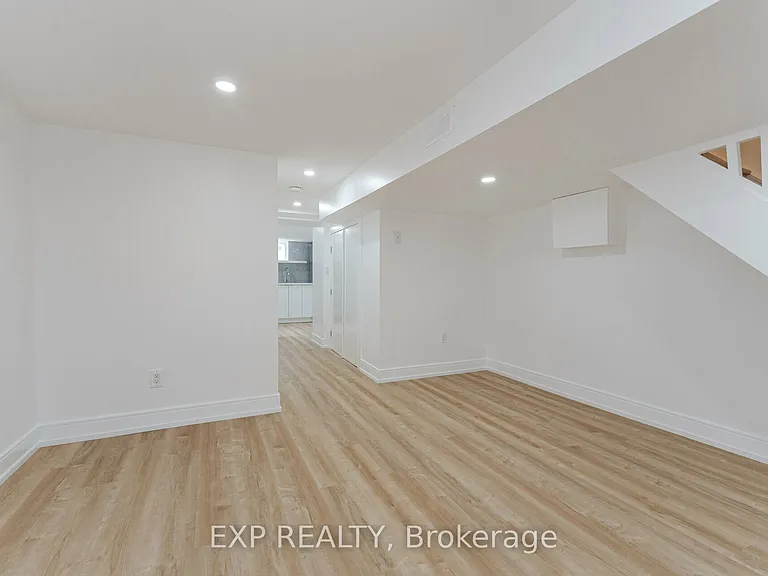 716 Brock Ave #B — Photo 11