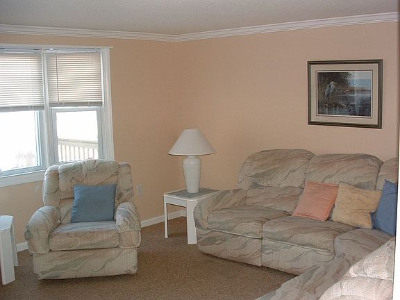 Large 1st floor family room