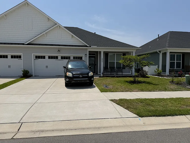 2825 Southern Magnolia Dr — Photo 1