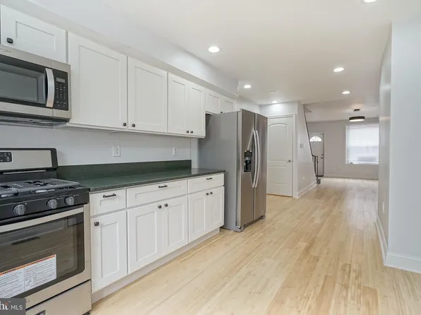 2016 S Hemberger St, Philadelphia, PA 19145