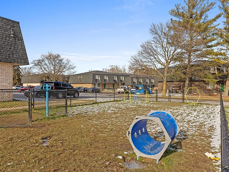 Briarcliffe Apartments & Townhomes — Photo 13