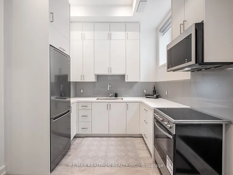 10 Katherine Rd #LOWER — Photo 20