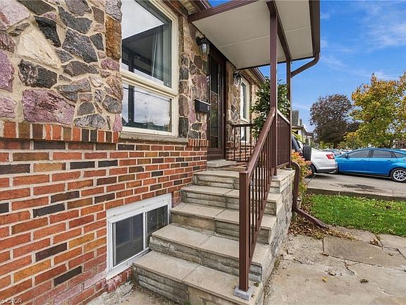 4th image of 81 E 23rd St