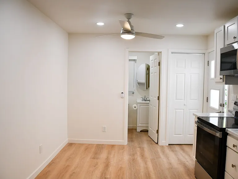 316 N Parker St — Photo 12