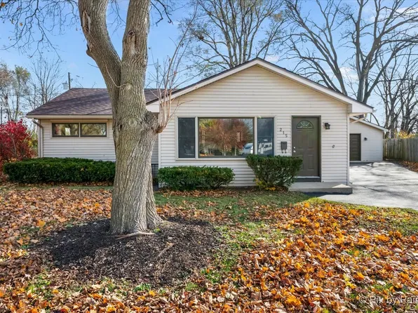 215 Sunset Ter, Crystal Lake, IL 60014