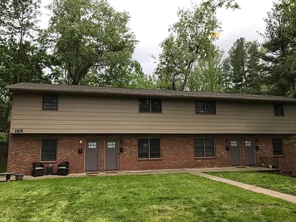 185 Louisiana Ave #2