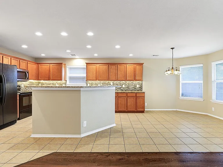 9610 Discovery Dr — Photo 9