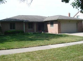 1958 Lyster Ln, Troy, MI 48085