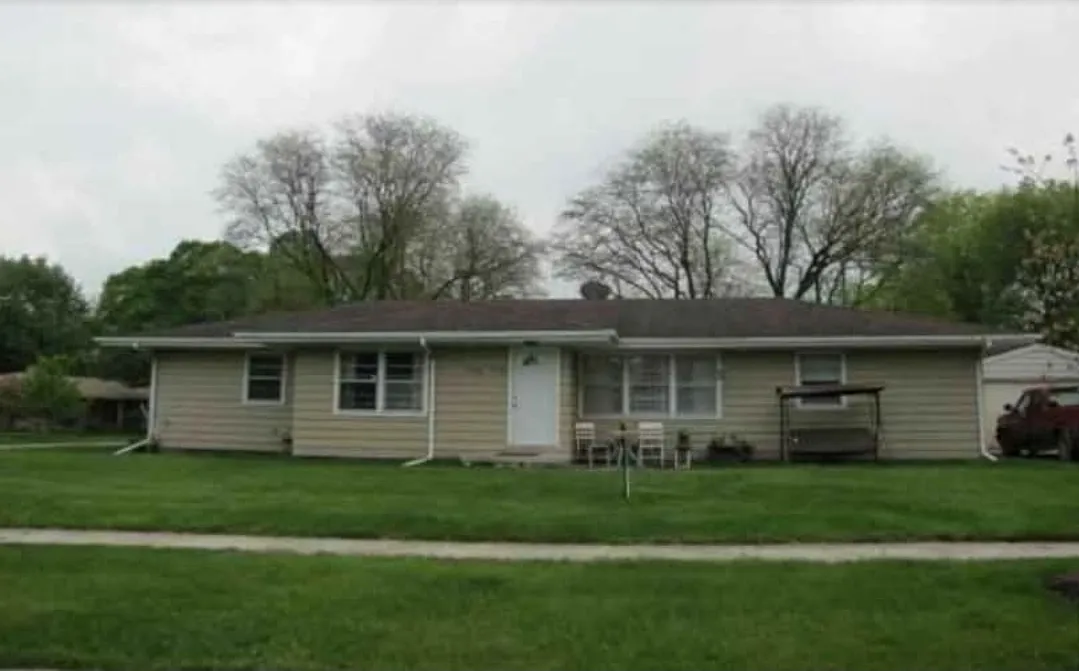 2 bed, 900 sqft, $800 — Photo 1