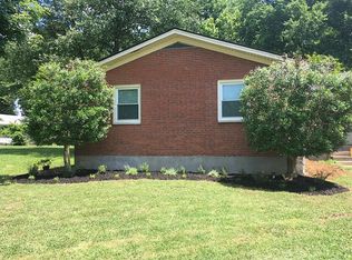 222 Robin Rd, Louisville, KY 40229