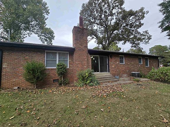 2nd image of 32 Cherokee Dr