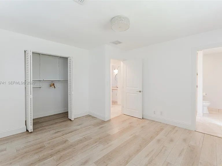 2101 NE 63rd St — Photo 32