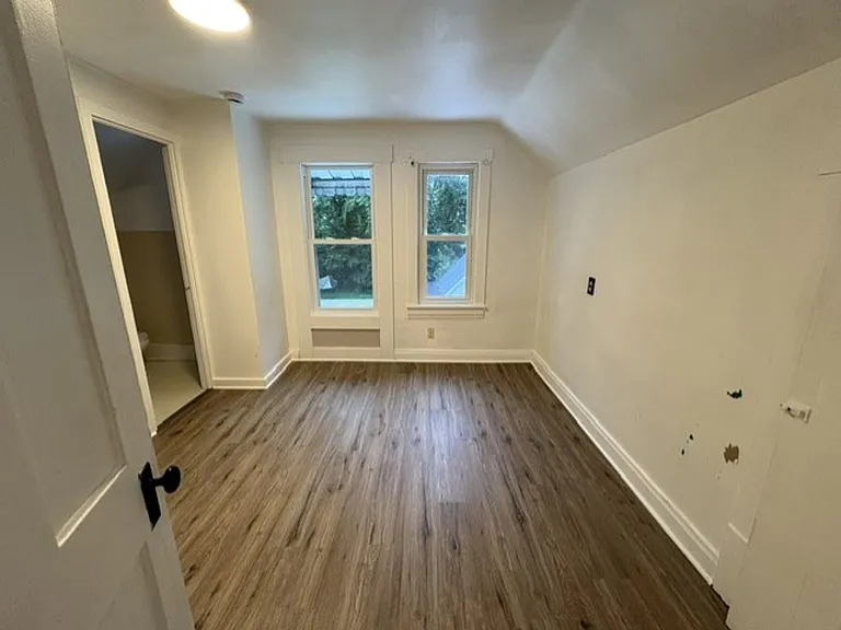 586 Madison Ave — Photo 11