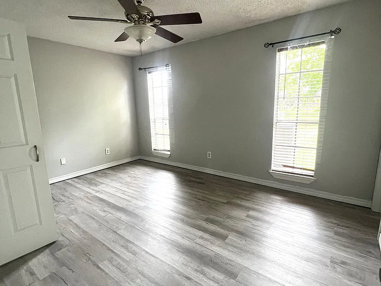 608 Kimberly Dr — Photo 14