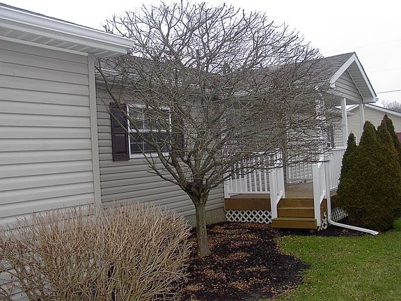 3rd image of 211 Polaris Dr NW