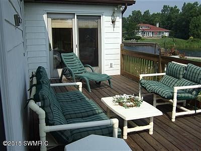 cody dr deck.jpg